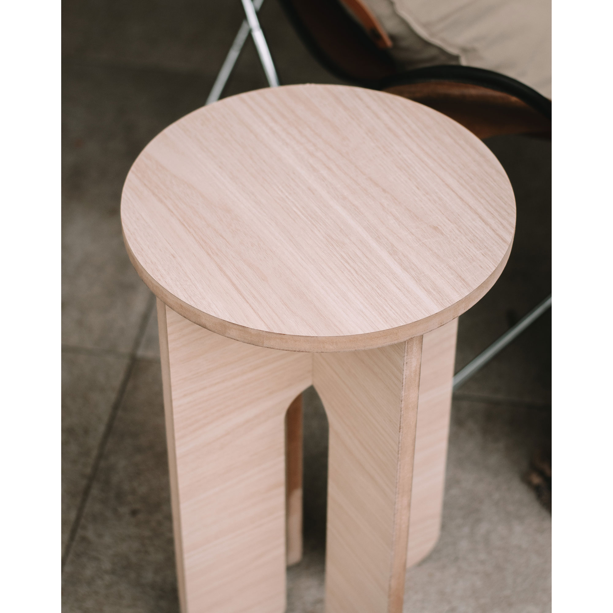 Mesa de Arrime Kov Design