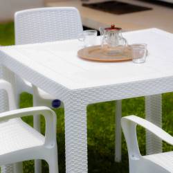 Mesa Estilo Rattan Cuadrada Fidji Voss 2000 Blanca 