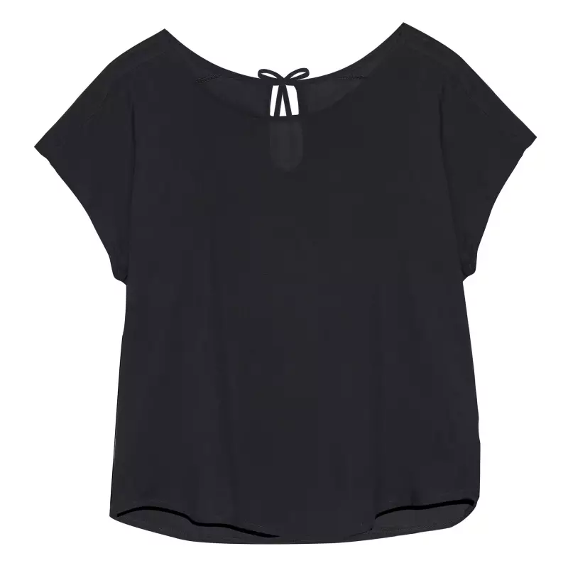 Blusa negra discount manga corta mujer